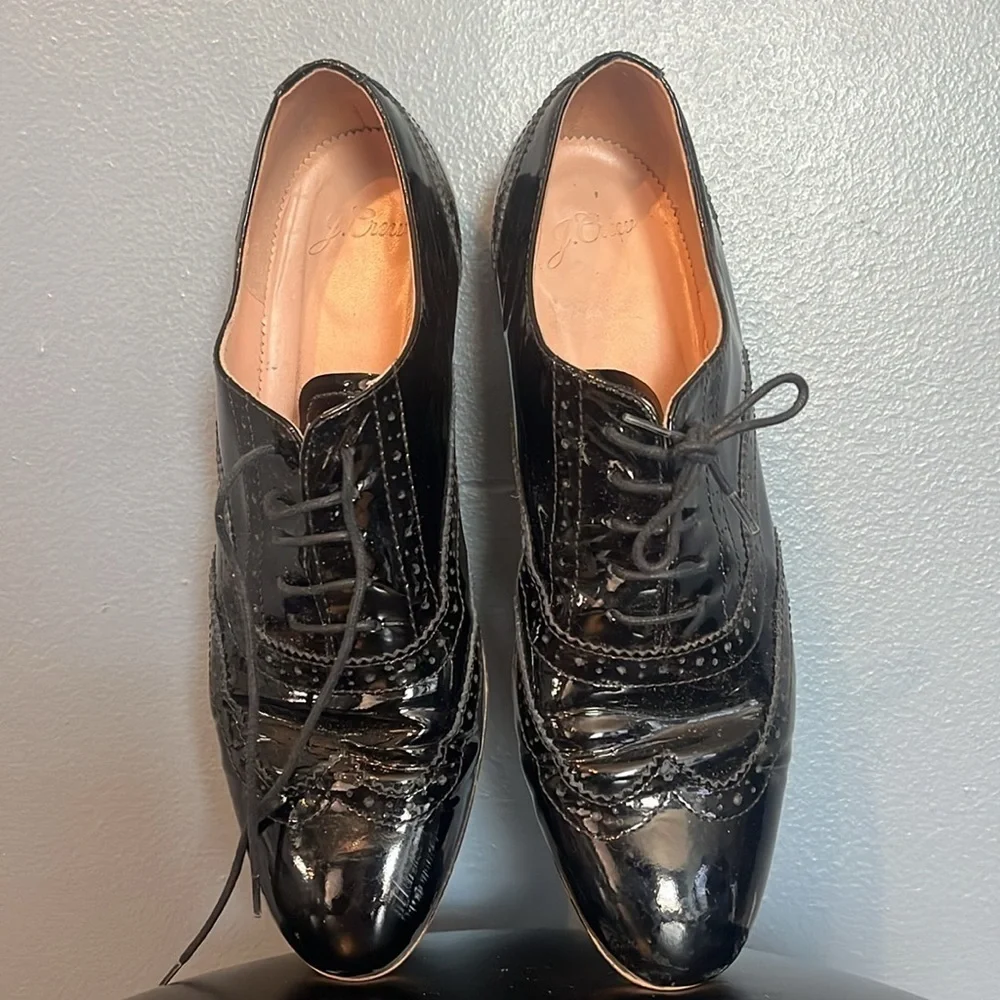 J.Crew Ludlow tuxedo oxfords in patent leather, color is black, size 8 1/2
